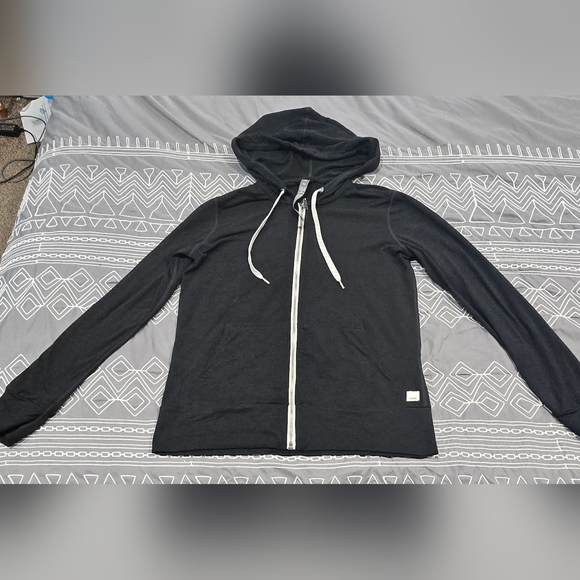 Vuori Tops - Vuori Halo Performance Hoodie Size XXS In Grey